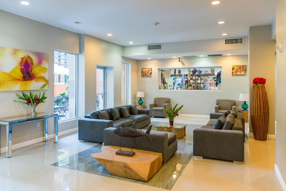 โรงแรมรอยัล โอเอซิส ปอร์โตแปรงซ์ ภายนอก รูปภาพ